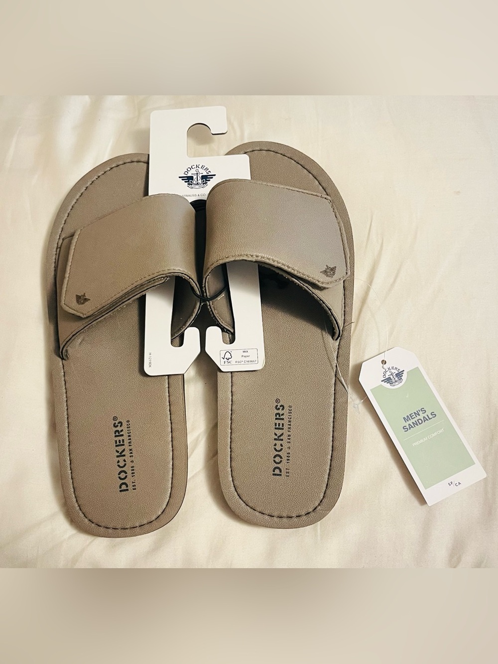 NWT Men’s Dockers Sandals ~ Size Large (9/10)